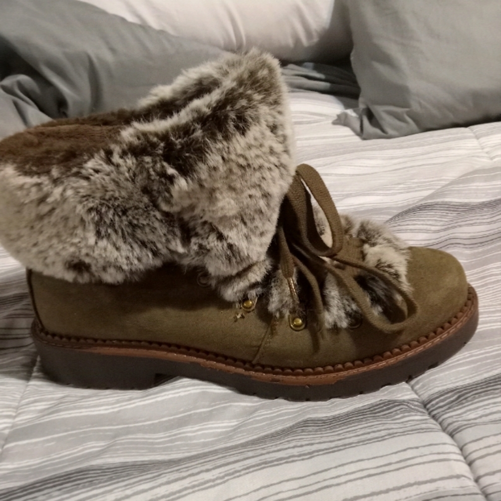 Union Bay faux fur 8.5 boots​